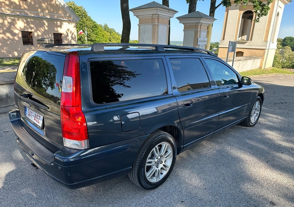 Volvo V70 cena 23900 przebieg: 240000, rok produkcji 2007 z Okonek małe 781